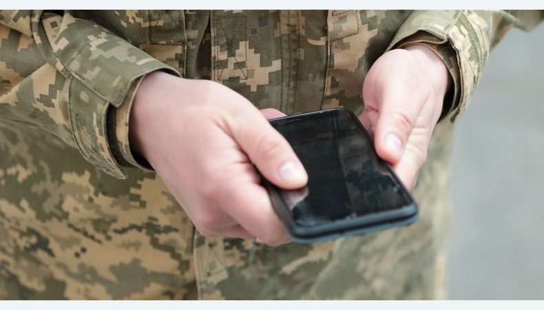 У Бердянську російські військові заявили про «вибіркову перевірку» телефонів місцевих