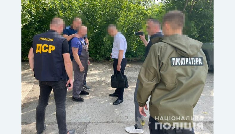 3 000 євро за ухилення від призову: на Буковині поліцейські затримали організатора «схеми»