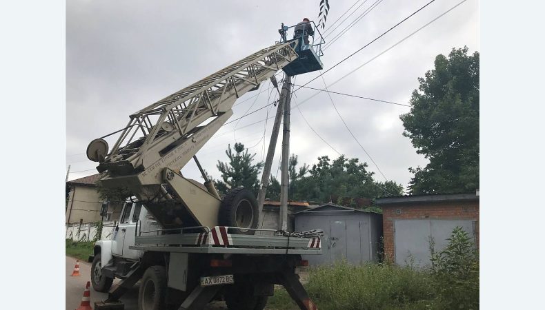 Енергетики відновили електропостачання після ракетного обстрілу Харкова