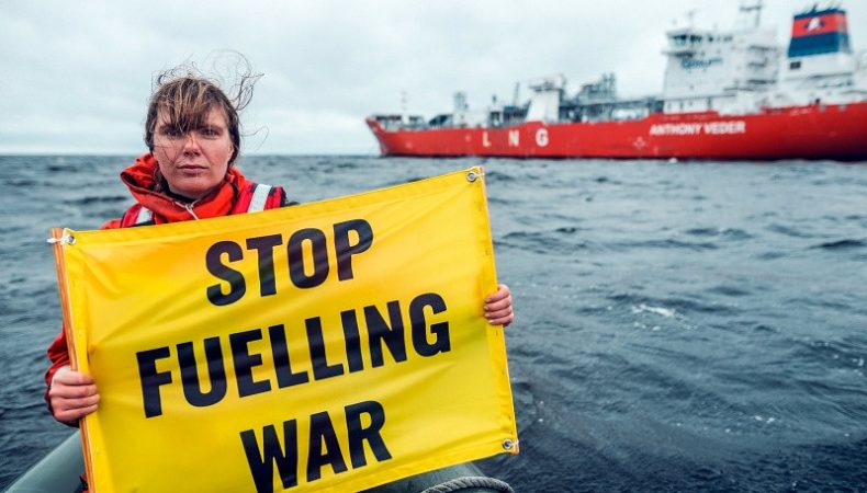 Активісти Greenpeace завадили розвантаженню російського газовоза у Фінляндії