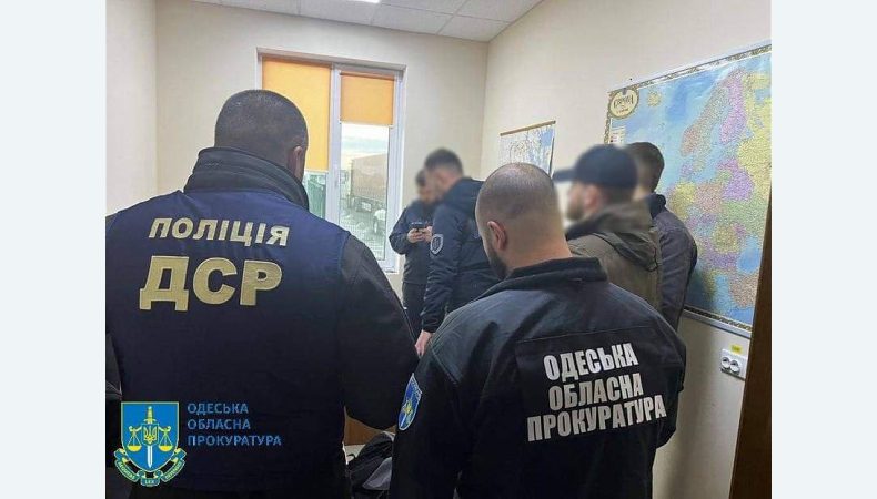 Схема «заробітку» на безперешкодному ввезенні товарів: на Одещині викрито митника