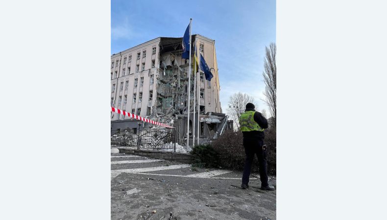Стали відомі наслідки обстрілу центру Києва: пошкоджено готель