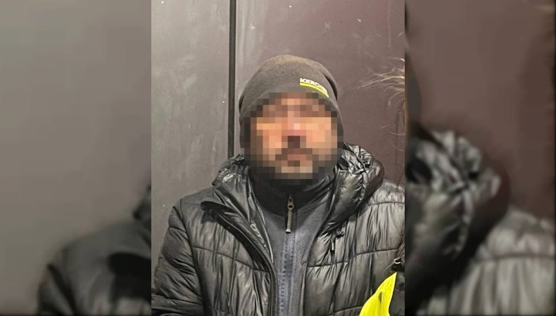 В Києві на Подолі чоловік підстрелив перехожу