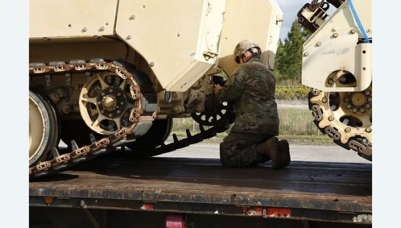 У США завантажують бронетранспортери M113 для надання Україні — Генштаб