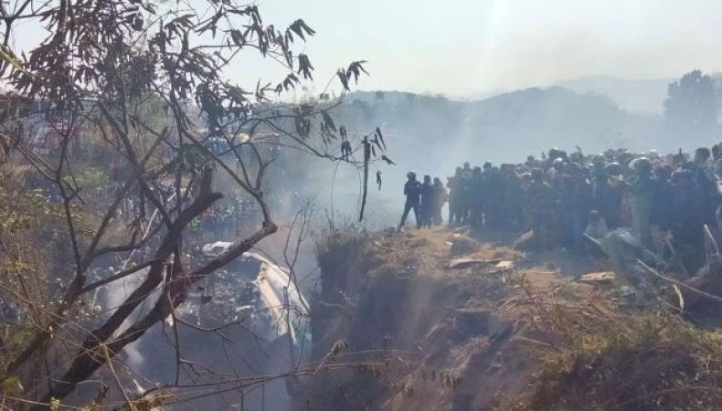 У Непалі внаслідок падіння літака загинуло щонайменше 68 осіб