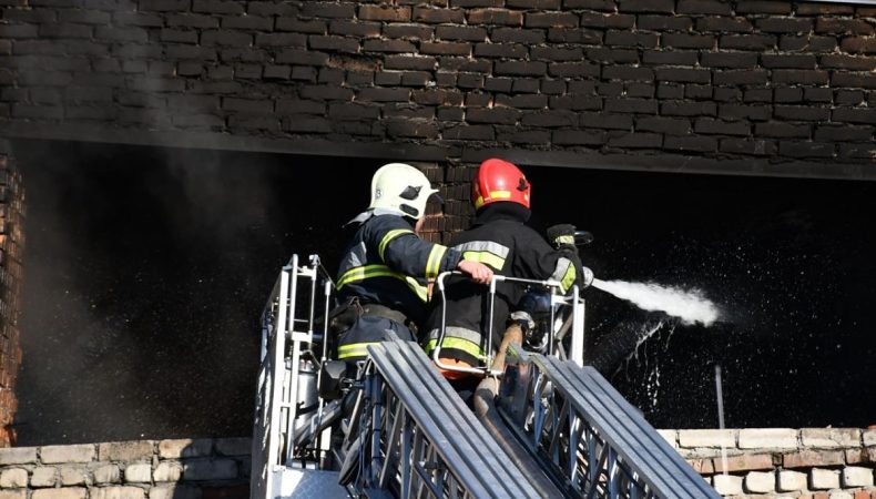 На Миколаївщині зафіксовано дві пожежі, що виникли через ворожі обстріли