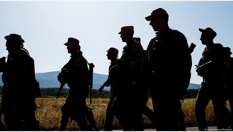 Міністри ЄС обговорять створення військової тренувальної місії для українців