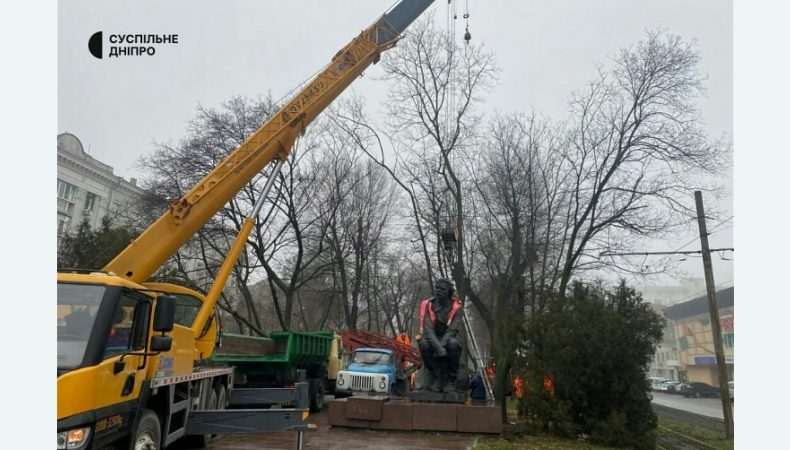 У Дніпрі демонтували пам&amp;#039;ятник Максиму Горькому