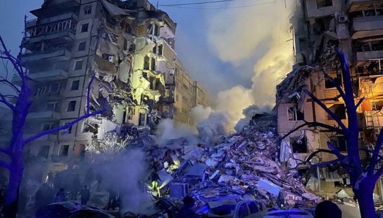Число жертв ракетного удару в Дніпрі досягло 20