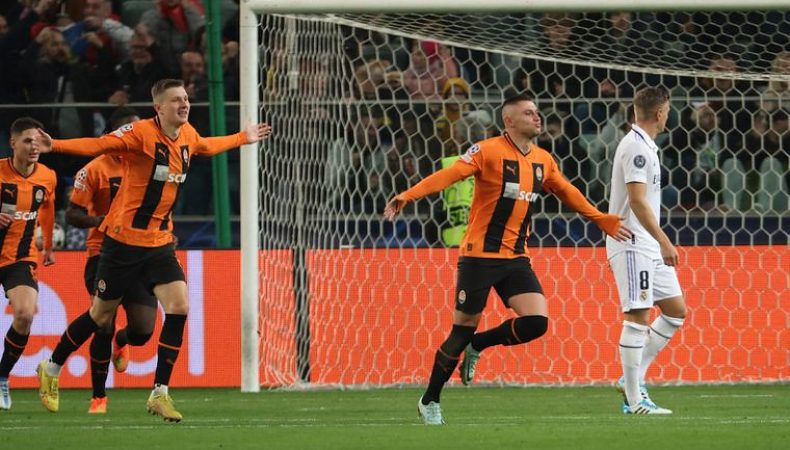 Гравець «Шахтаря» Олександр Зубков святкує забитий гол у ворота мадридського «Реалу»