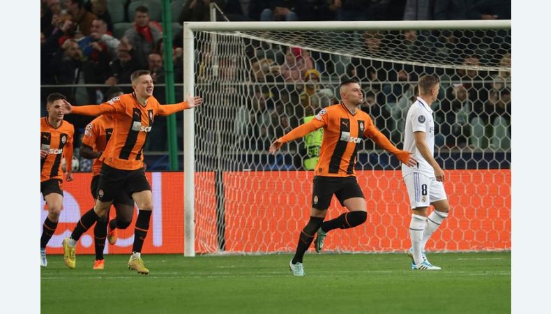 Гравець «Шахтаря» Олександр Зубков святкує забитий гол у ворота мадридського «Реалу»