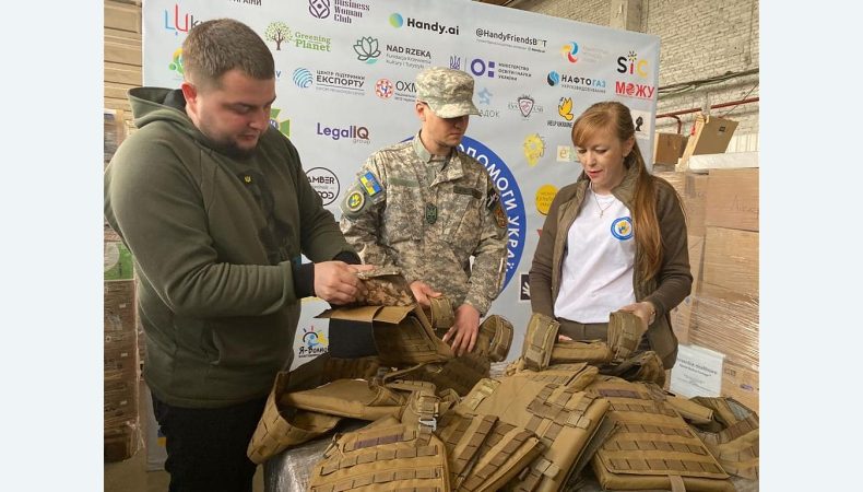 На Харківщину та Донеччину передали ще 200 бронежилетів