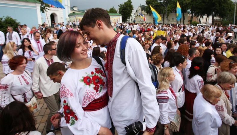 Україна в демографічній ямі: залякування чи реальність