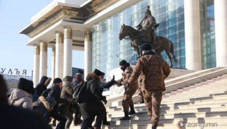 У Монголії спалахнули протести