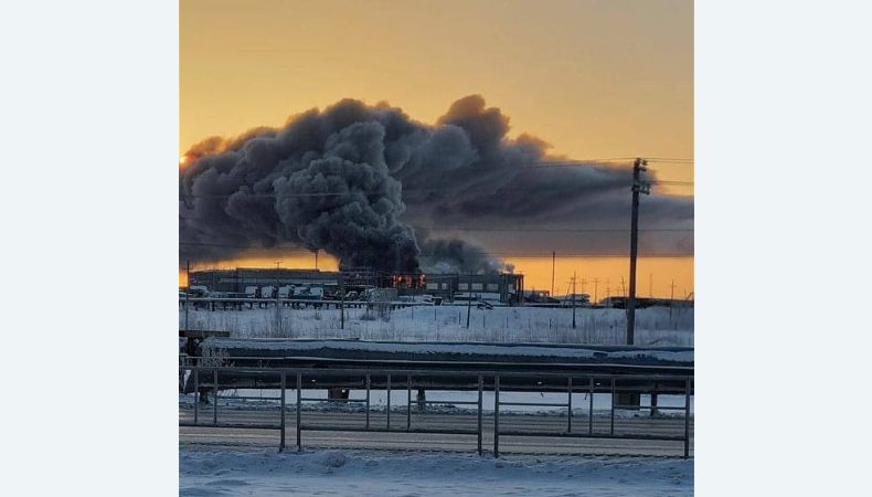 У Тюменській області горить склад