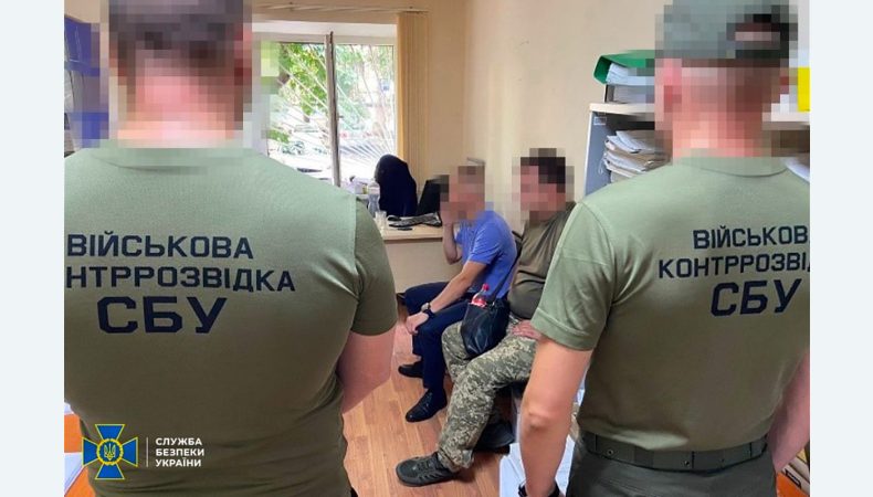 СБУ затримала на Одещині військового бухгалтера, який привласнив понад 10 млн грн із зарплатного фонду морпіхів