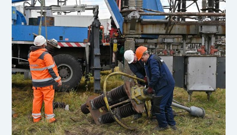 У Києві сьогодні продовжують екстрено вимикати світло