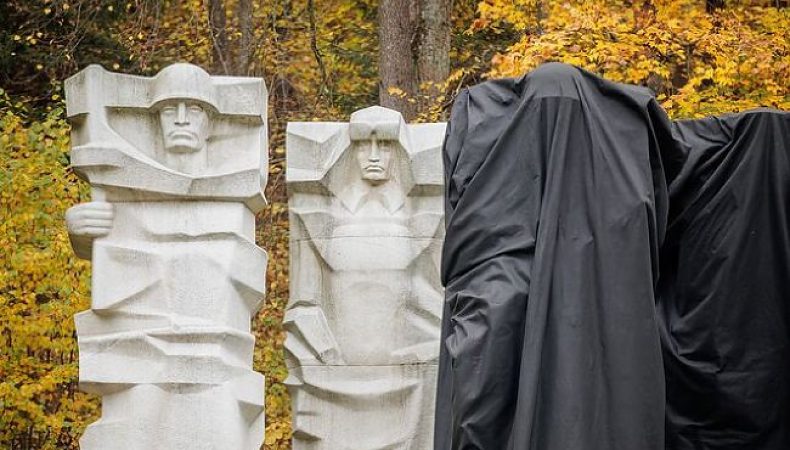 У Литві почали зносити найбільший пам&amp;#039;ятник військам СРСР