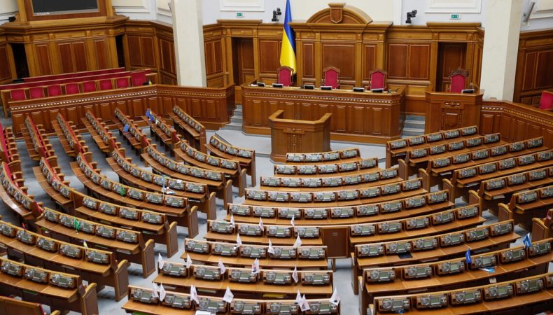 Понад 20 народних депутатів України втекли з країни ще до початку масштабної війни