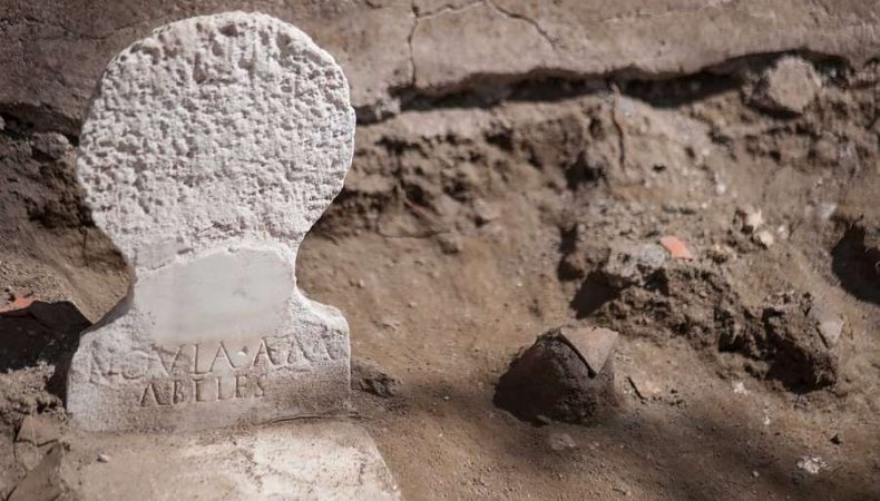 У Китаї знайшли понад десяток грецьких гробниць