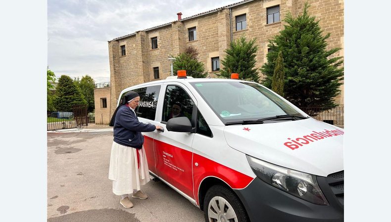 Благодійники передали прикордонникам 78 санітарних автомобілів, мобільні госпіталі та медтовари майже на 70 млн грн