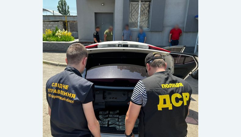 У Дніпрі судитимуть начальника складу продовольчої служби, який реалізував продукти харчування, призначені для військовослужбовців