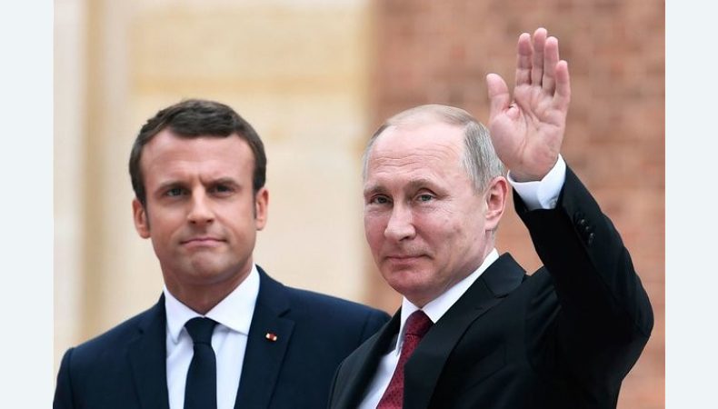 Еммануель Макрон та володимир путін
