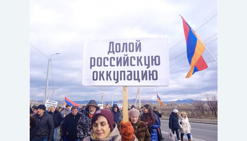 Вірменія: кілька десятків людей приїхали пікетувати російську базу в Гюмрі, є затримані