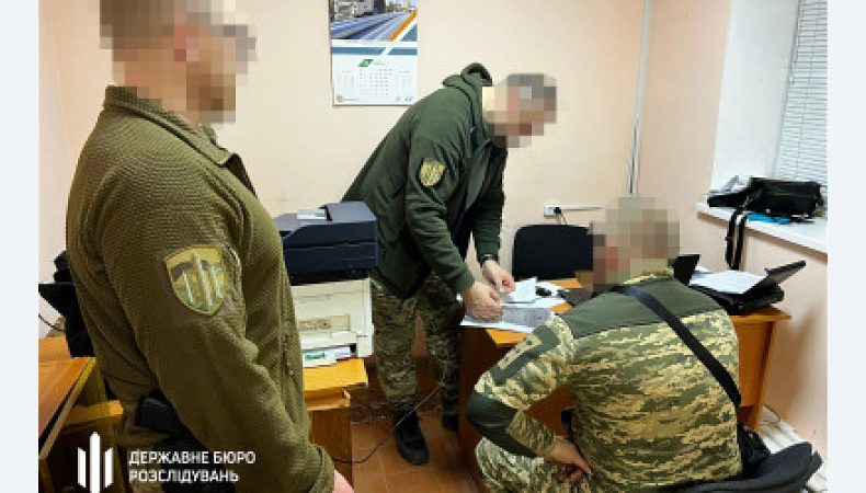 На Донеччині посадовці військової частини незаконно видавали «бойові»