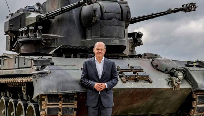 Експерт розповів, чому насправді Німеччина не передає танки Україні