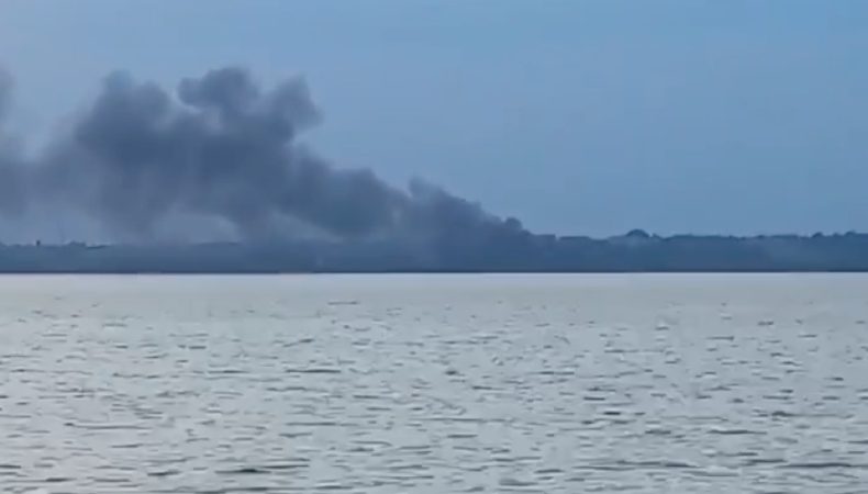 У Бериславі вибухає російський склад боєприпасів (ФОТО, ВІДЕО)