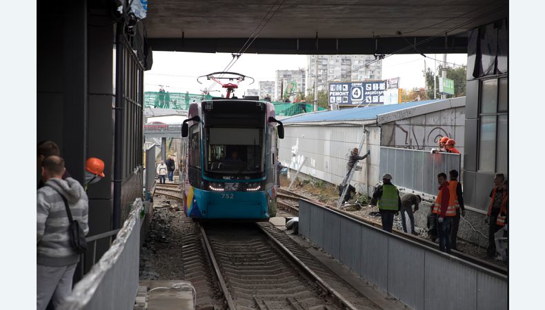 У Києві відновлюють рух швидкісного трамваю