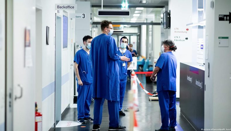 Зарплата лікарів збільшилася в 1,5 раза в першому півріччі
