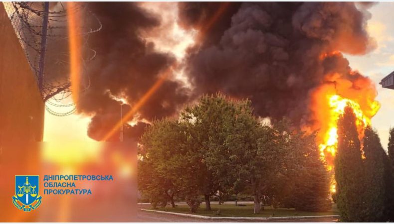 Двоє загиблих та дванадцять постраждалих внаслідок ракетного удару по Дніпропетровщині — розпочато розслідування