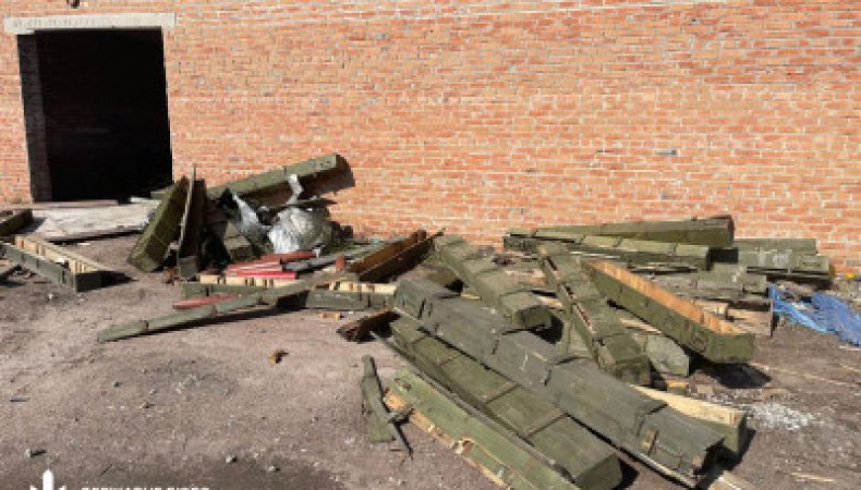 ДБР виявило на Харківщині склад з боєприпасами та листівками для псевдореферендумів