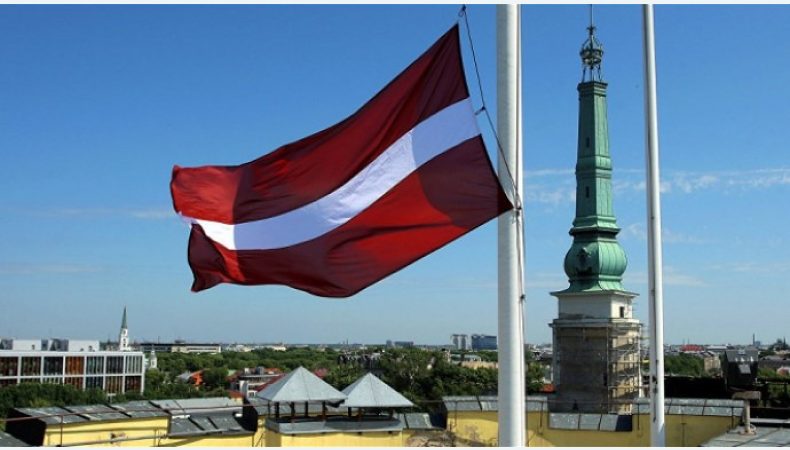 Латвія перевірятиме росіян на їхні політичні погляди при продовженні посвідки на проживання