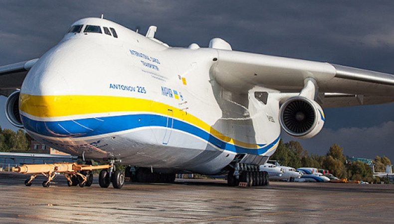 літак Мрія АН-225