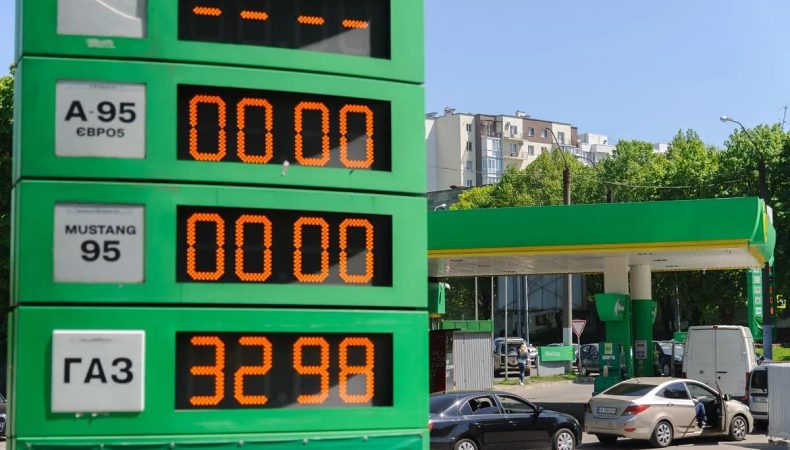 Польша выделит Украине бензин из своих запасов