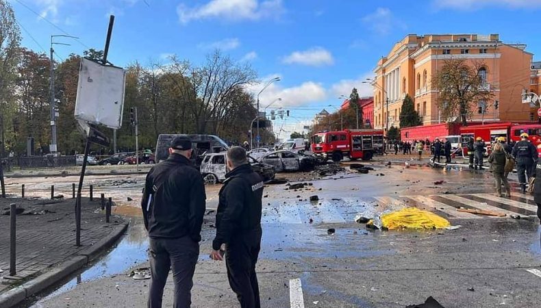 Наслідки обстрілу в Києві