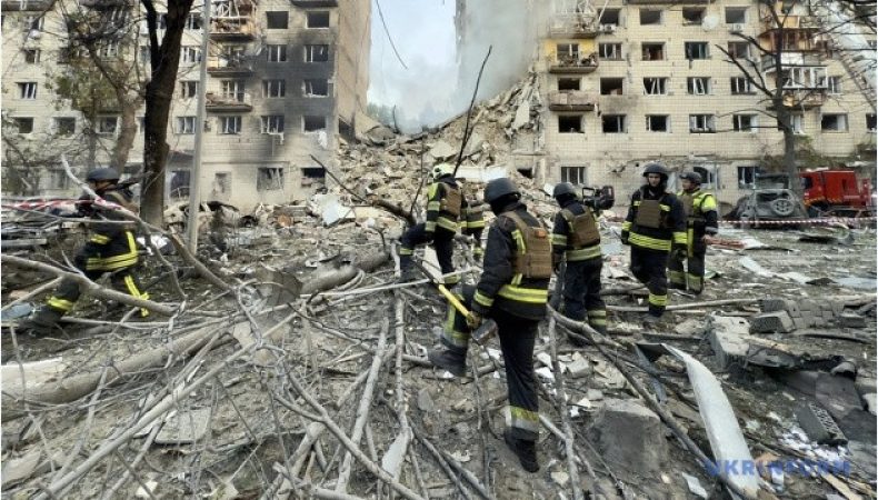 якщо мовчить людство — говорить кров