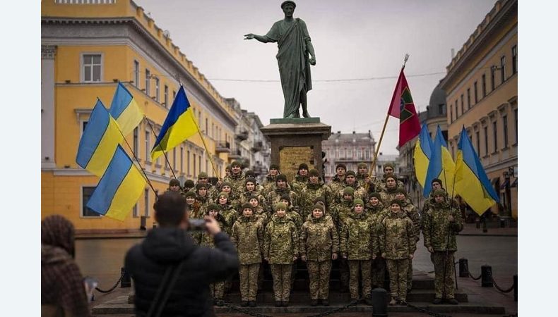 Світлина прикордонниці з Одещини стала символом незламності Українського народу та облетіла майже увесь світ.