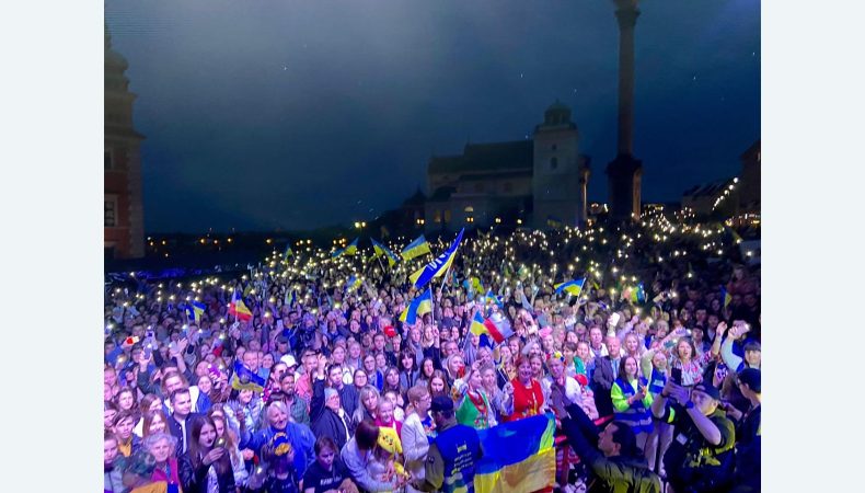 Українці у Варшаві влаштували марш та концерт на знак вдячності полякам