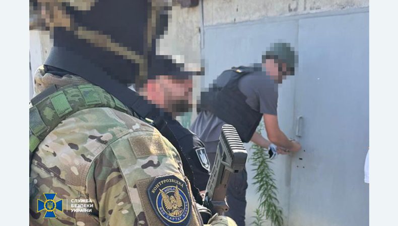 Масштабний схрон зброї у Харкові
