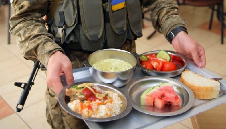 Закупівлі продуктів для війська намагаються зірвати дві компанії, — Міноборони