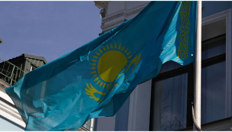 Казахстан посилив правила перебування іноземців у країні, зокрема росіян