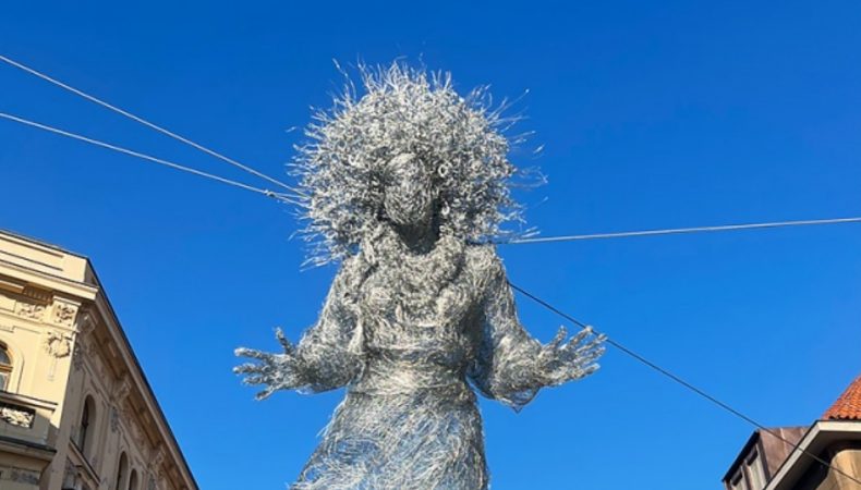 У центрі Праги встановили скульптуру на честь українських матерів