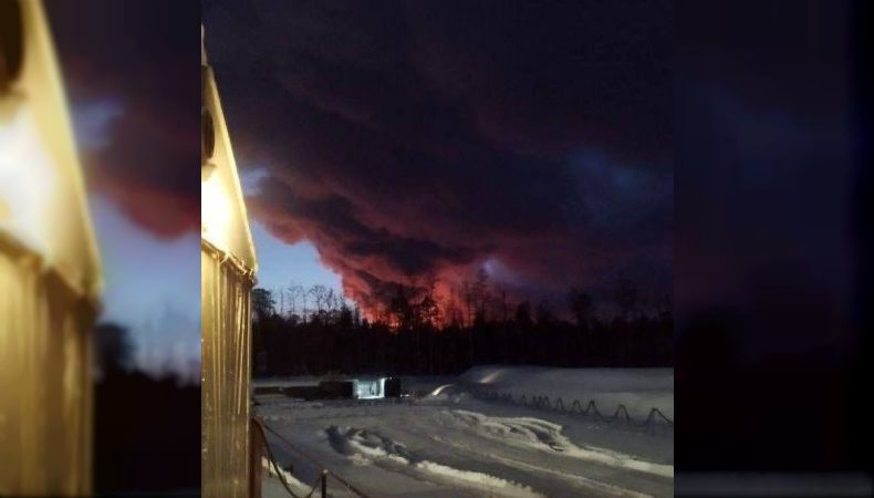 В Іркутській області стався потужний вибух — палає завод з нафтогазопереробки (ФОТО, ВІДЕО)