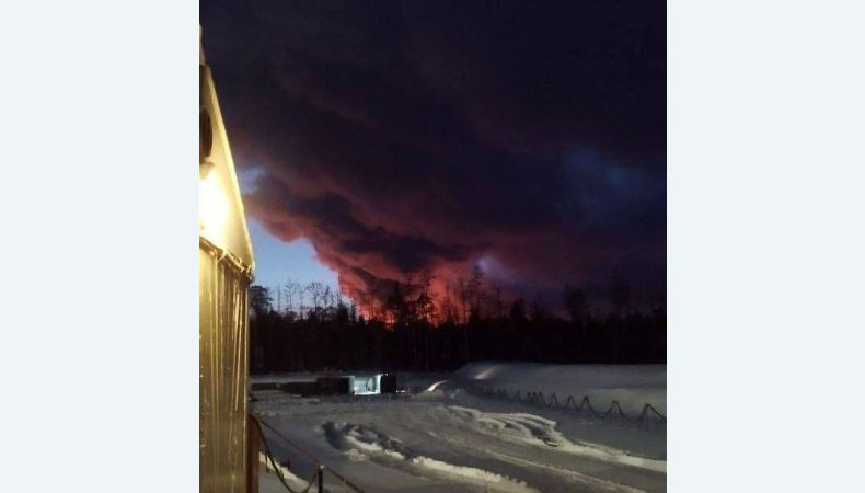 В Іркутській області стався потужний вибух — палає завод з нафтогазопереробки (ФОТО, ВІДЕО)