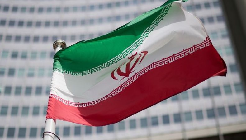 Валюта Ірану впала до рекордного мінімуму через санкції та ізоляцію, — Reuters