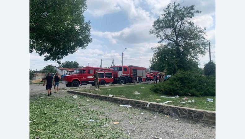 Окупанти завдали ударів по Очакову та Вознесенську: пошкоджено житлові будинки